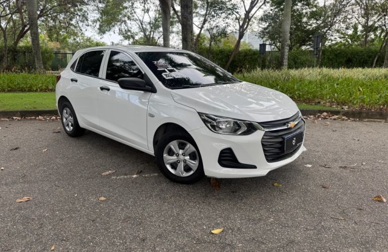 Chevrolet Onix 1.0 Flex Manual - Foto #3