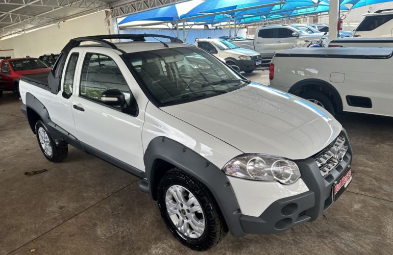 Fiat Strada Adventure 1.8 8V (Cabine Estendida) - Foto #2