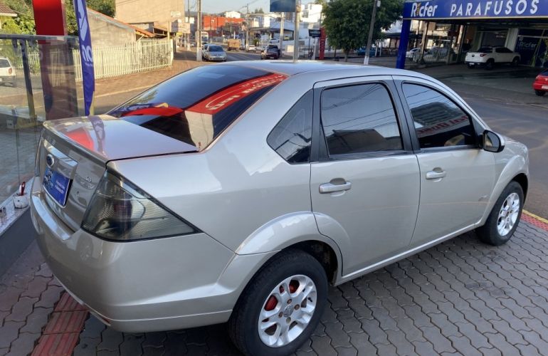 Ford Fiesta Sedan 1.6 (Flex) - Foto #4
