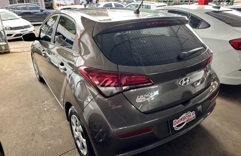 Hyundai HB20 1.6 Comfort - Foto #4
