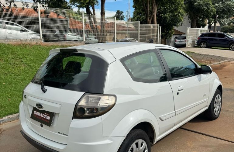 Ford Ka 1.0 MPi 8v - Foto #7