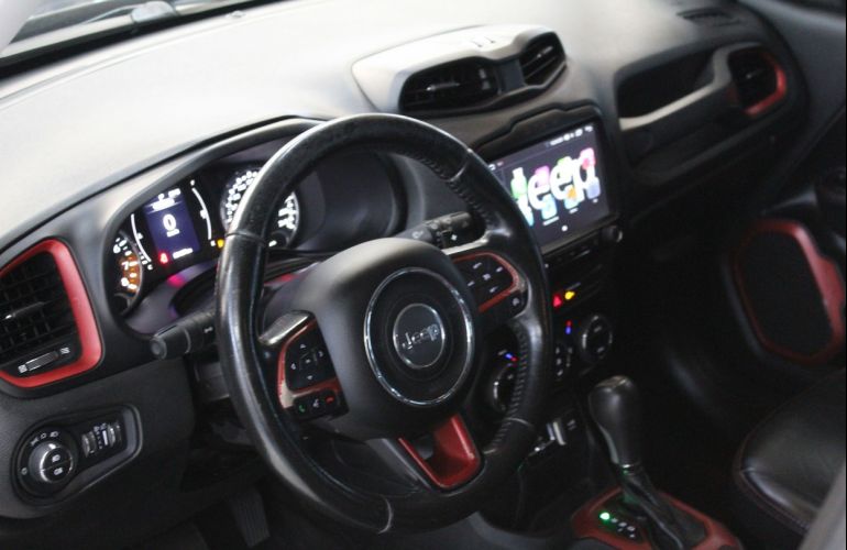 Jeep Renegade 1.8 16V Longitude - Foto #3