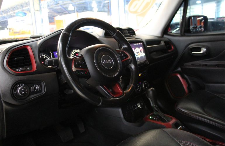 Jeep Renegade 1.8 16V Longitude - Foto #8