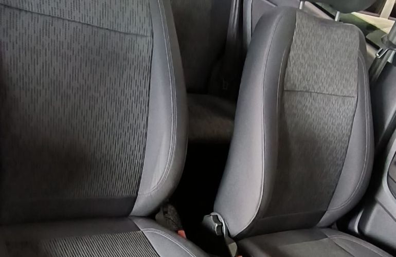 Volkswagen Fox 1.6 Mi 8v - Foto #9