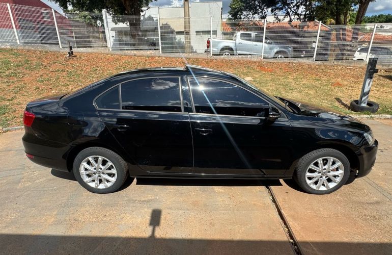 Volkswagen Jetta 2.0 Comfortline - Foto #4