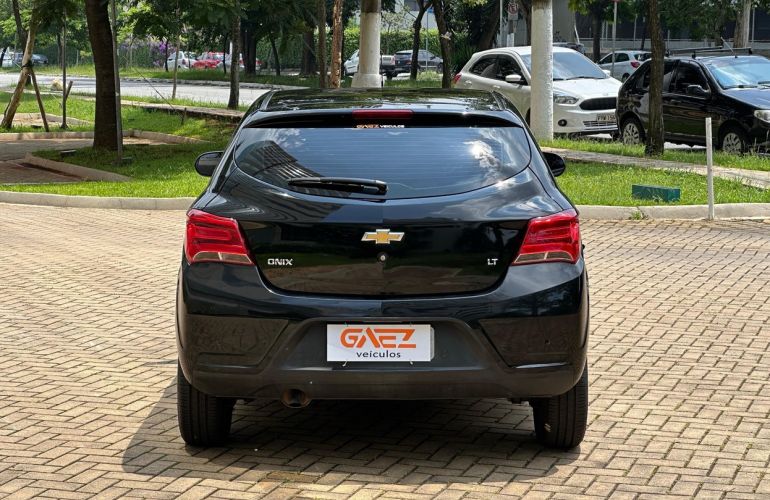 Chevrolet Onix 1.4 MPFi LT 8v - Foto #4