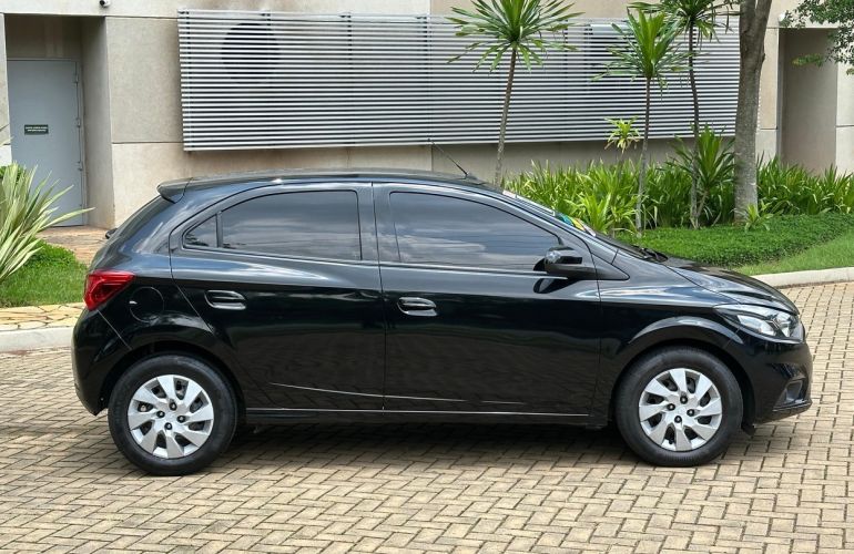 Chevrolet Onix 1.4 MPFi LT 8v - Foto #6