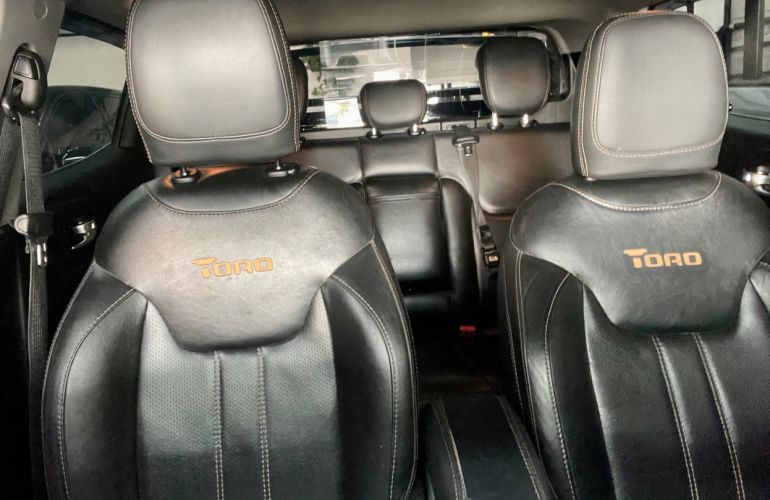 Fiat Toro 2.4 16V Multiair Volcano - Foto #7
