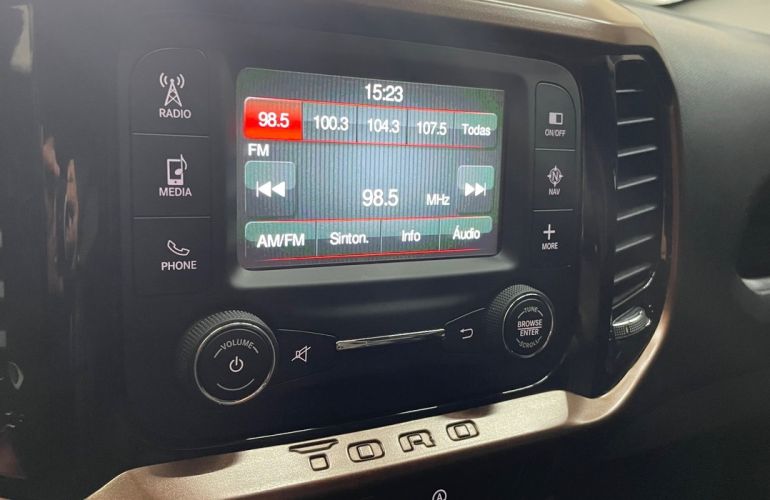 Fiat Toro 2.4 16V Multiair Volcano - Foto #8
