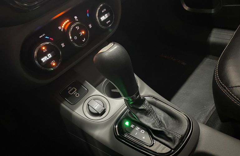 Fiat Toro 2.4 16V Multiair Volcano - Foto #10