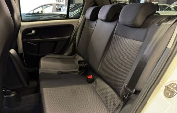 Volkswagen Up 1.0 170 TSi Total Connect - Foto #8