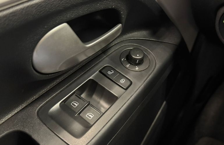 Volkswagen Up 1.0 170 TSi Total Connect - Foto #9