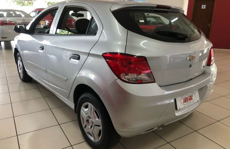 Chevrolet Onix 1.0 LS SPE/4 - Foto #6
