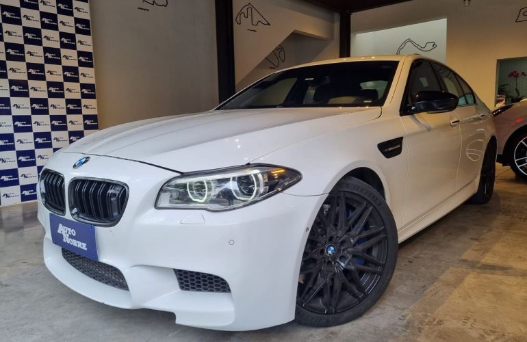 BMW M5 4.4 V8 32v - Foto #3