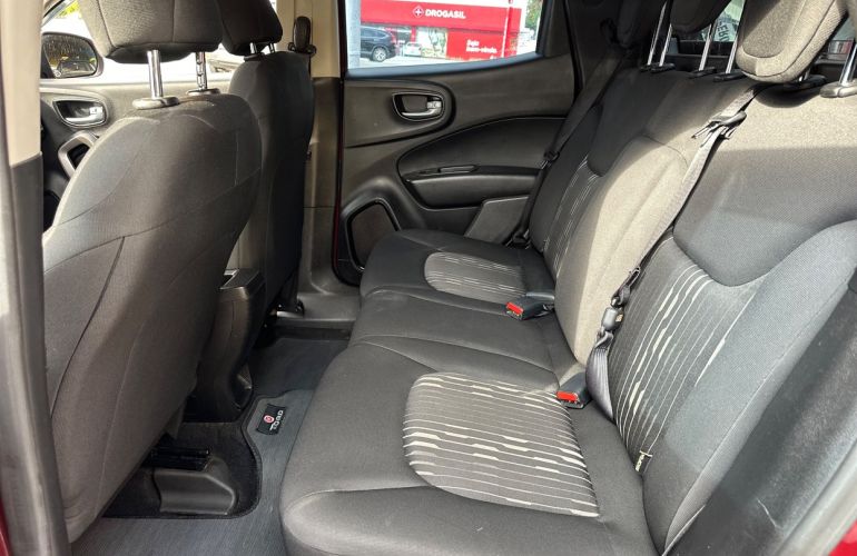 Fiat Toro 1.8 16V Evo Freedom - Foto #10