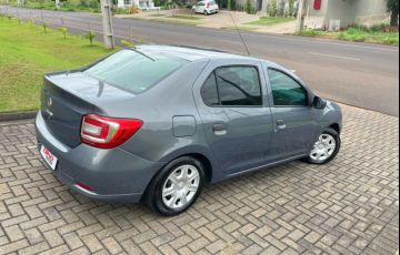 Renault Logan Authentique 1.0 16V (flex) - Foto #4