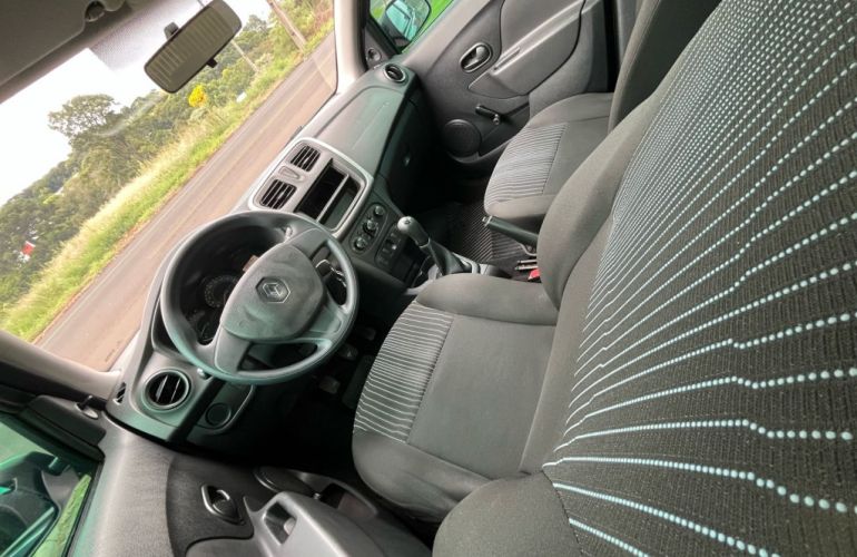 Renault Logan Authentique 1.0 16V (flex) - Foto #9
