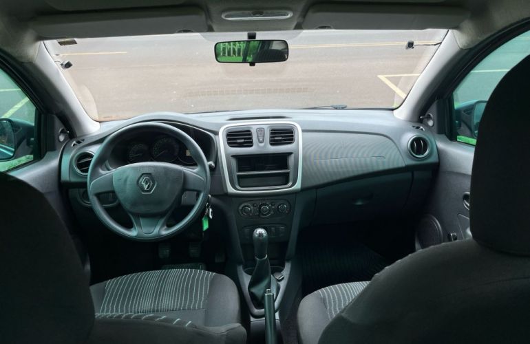 Renault Logan Authentique 1.0 16V (flex) - Foto #10