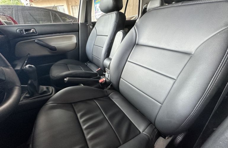 Volkswagen Golf  Sportline 1.6 VHT Total (Flex) - Foto #7