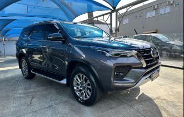 Toyota SW4 2.8 TDI SRX 7L 4x4 (Aut) - Foto #3