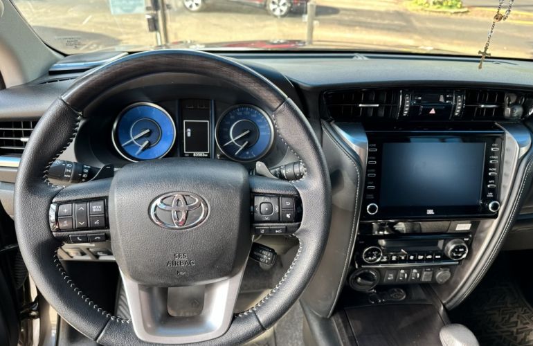 Toyota SW4 2.8 TDI SRX 7L 4x4 (Aut) - Foto #8