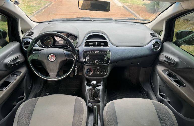 Fiat Punto 1.4 Attractive 8v - Foto #9