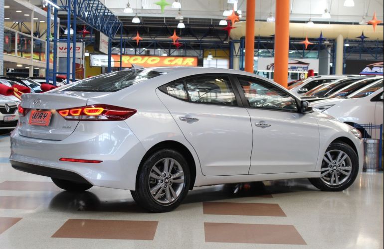 Hyundai Elantra 2.0 16v - Foto #2