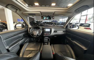 Mitsubishi Outlander 3.0 Gt 4x4 V6 24v - Foto #5