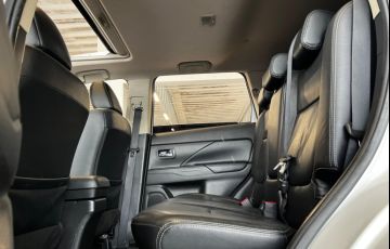 Mitsubishi Outlander 3.0 Gt 4x4 V6 24v - Foto #10