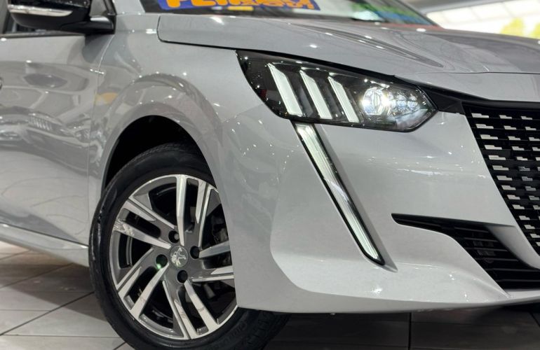 Peugeot 208 1.6 16V Griffe At6 - Foto #2