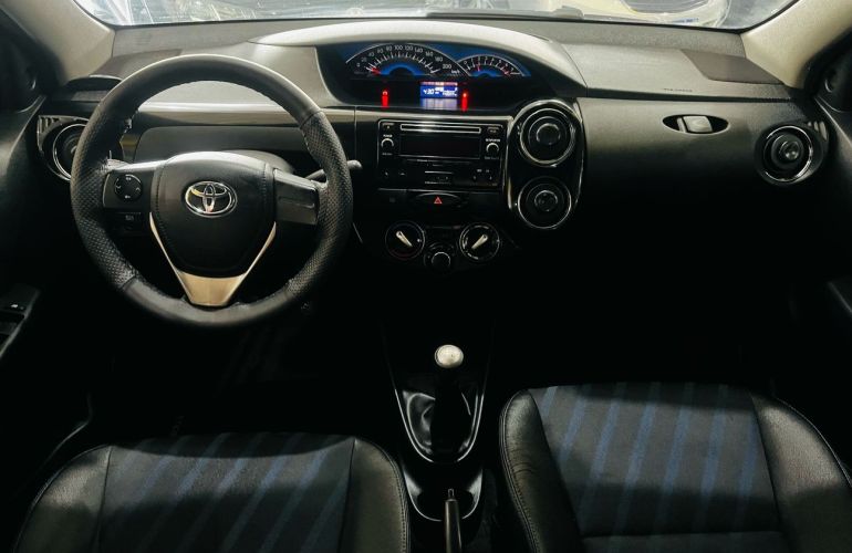 Toyota Etios 1.5 Xs Sedan 16v - Foto #8