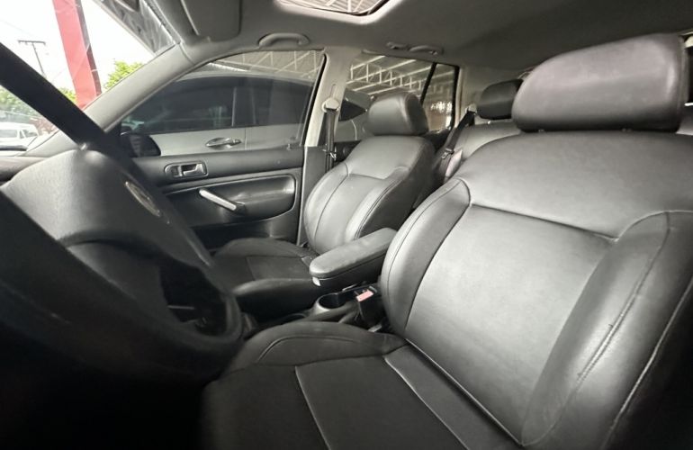 Volkswagen Golf  Sportline 1.6 VHT Total (Flex) - Foto #4