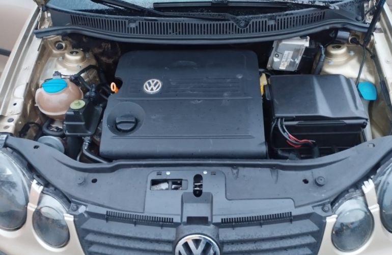 Volkswagen Polo 1.6 - Foto #10