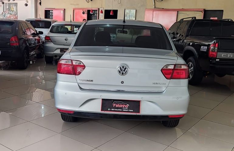Volkswagen Voyage 1.6 Mi Highline 8v - Foto #6