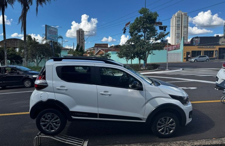 Fiat Mobi 1.0 Evo Trekking - Foto #4