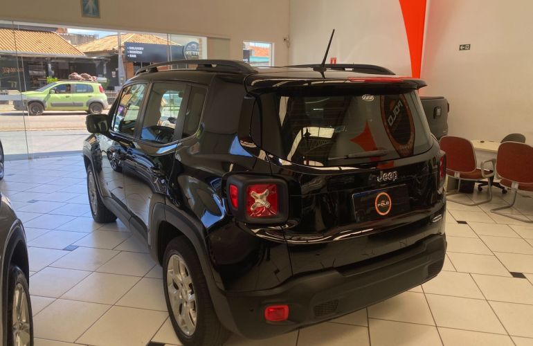 Jeep Renegade 1.8 16V Longitude - Foto #4