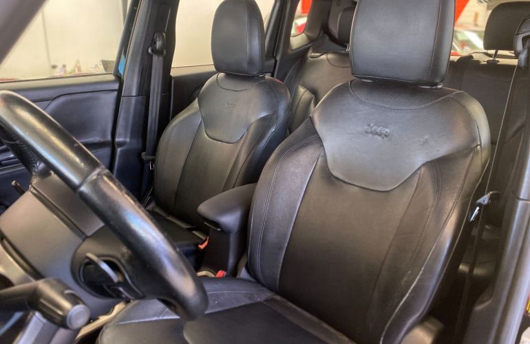 Jeep Renegade 1.8 16V Longitude - Foto #7