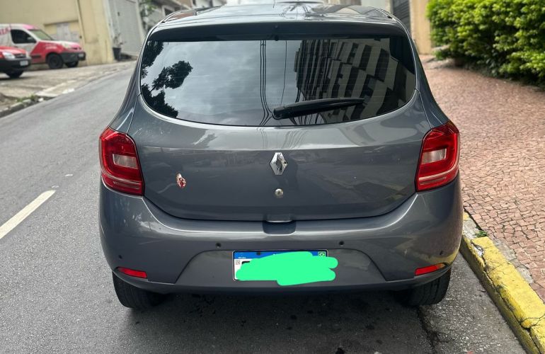 Renault Sandero Expression 1.0 16V (Flex) - Foto #7