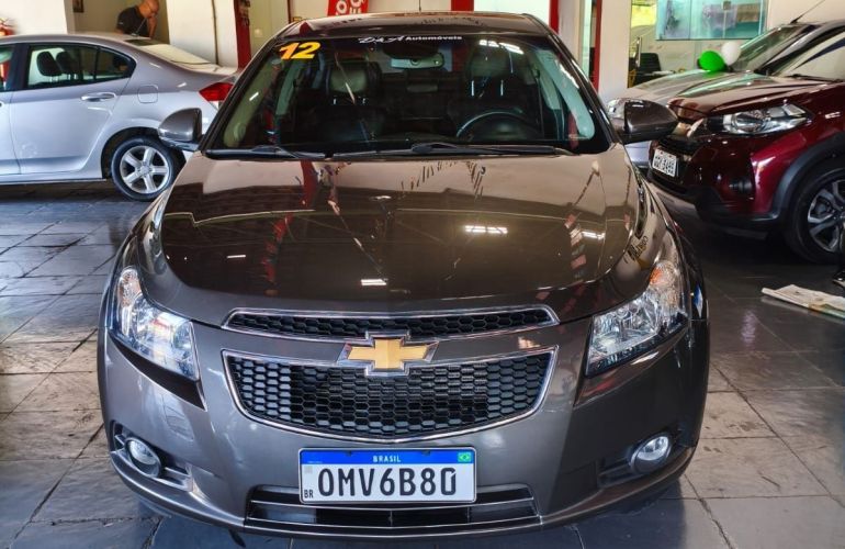 Chevrolet Cruze 1.8 LT 16V Sedan - Foto #2