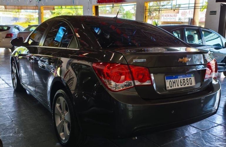 Chevrolet Cruze 1.8 LT 16V Sedan - Foto #5