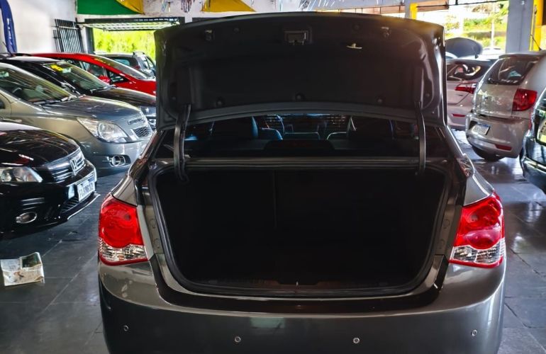 Chevrolet Cruze 1.8 LT 16V Sedan - Foto #8
