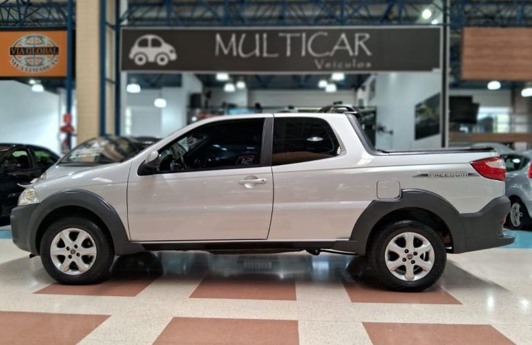 Fiat Strada 1.4 MPi Freedom CD 8v - Foto #8