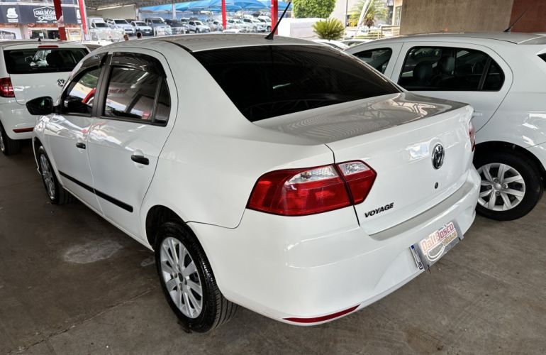 Volkswagen Voyage 1.6 MSI (Flex) - Foto #8