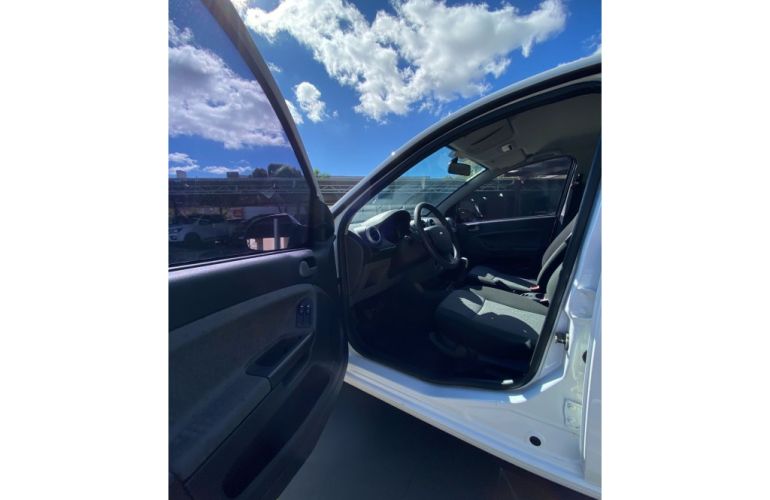 Ford Fiesta Sedan 1.6 (Flex) - Foto #5