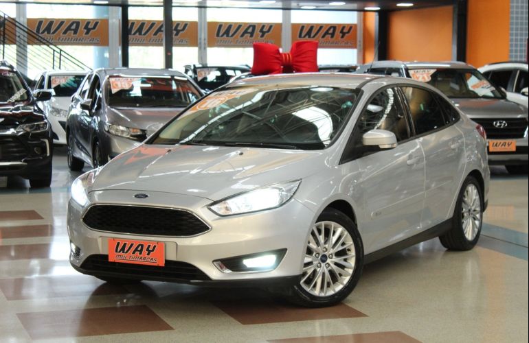 Ford Focus 2.0 SE Sedan 16v - Foto #1