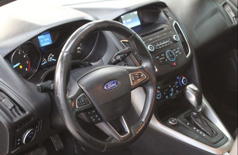 Ford Focus 2.0 SE Sedan 16v - Foto #3