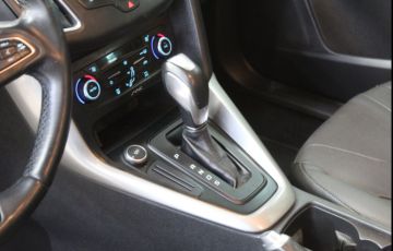 Ford Focus 2.0 SE Sedan 16v - Foto #5