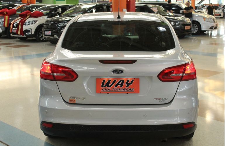 Ford Focus 2.0 SE Sedan 16v - Foto #8
