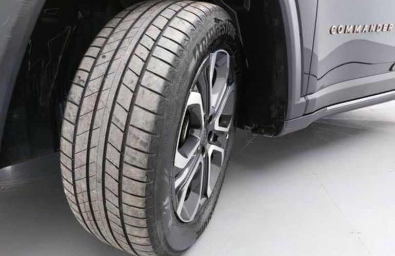 Jeep Commander 1.3 T270 Turbo Flex Limited At6 - Foto #8