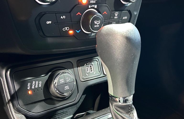 Jeep Renegade 1.3 T270 Turbo S 4x4 - Foto #7